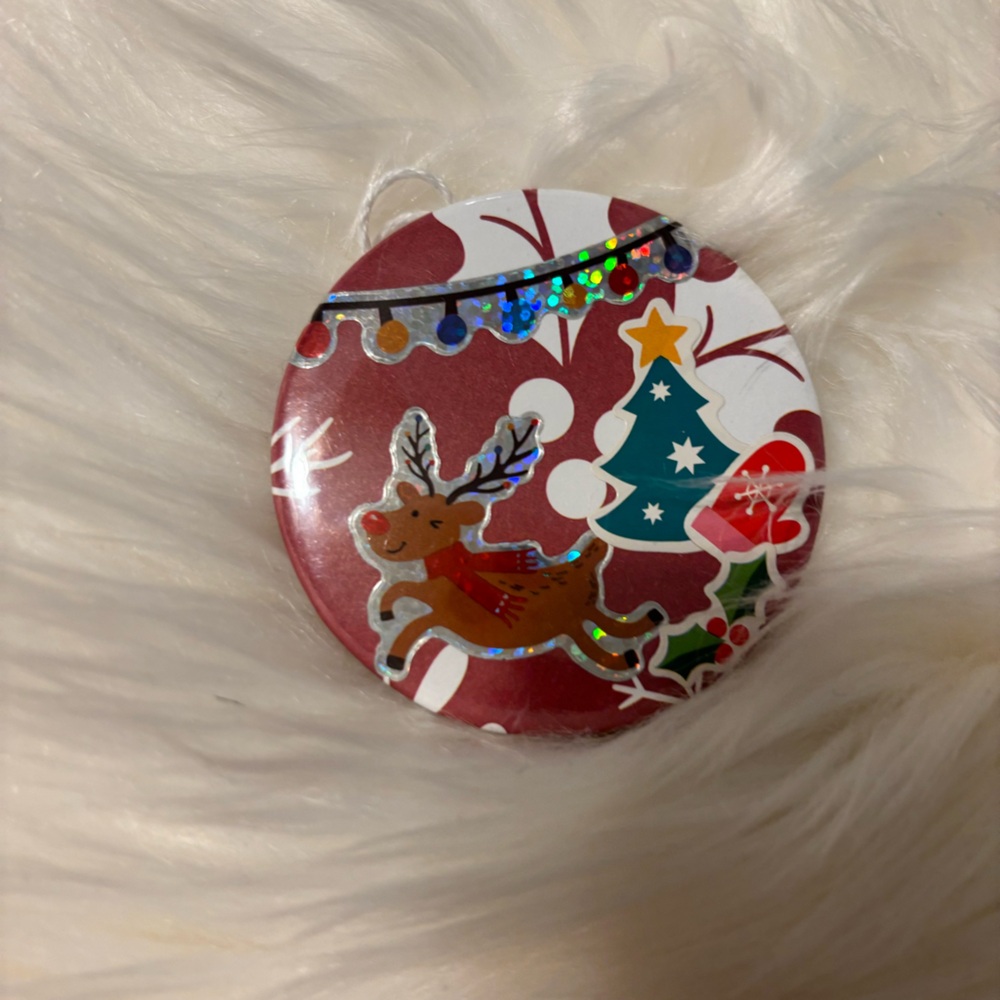 Festive Holiday Button Set - Picture 5 of 6